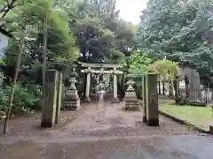 本太氷川神社の建物その他