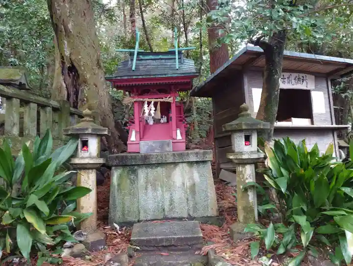 八幡朝見神社の末社・摂社