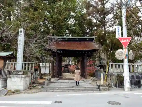 大井俣窪八幡神社の山門・神門