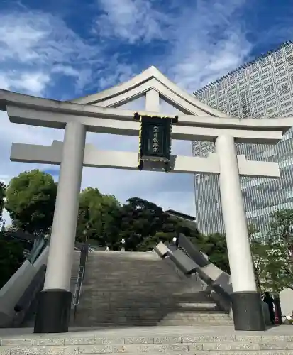 日枝神社の{uncategorized: "未分類", other: "その他", undefined: "問題あり", building: "その他建物", grave: "お墓", sacred_gate: "鳥居", guardian: "狛犬", statue: "像", buddha: "仏像", history: "歴史", nature: "自然", garden: "庭園", animal: "動物", pagoda: "塔", temizu: "手水舎", mountain_gate: "山門・神門", sanctuary: "本殿・本堂", subordinate: "末社・摂社", art: "芸術", scenery: "景色", jizo: "地蔵", ema: "絵馬", goshuin: "御朱印", omikuji: "おみくじ", items: "授与品その他", amulet: "お守り", goshuincho: "御朱印帳", eats: "食事", festival: "お祭り", votive_dance: "神楽", shichigosan: "七五三参", wedding: "結婚式", experience: "体験その他", initially: "初詣", around: "周辺", anti_infection: "感染症対策"}