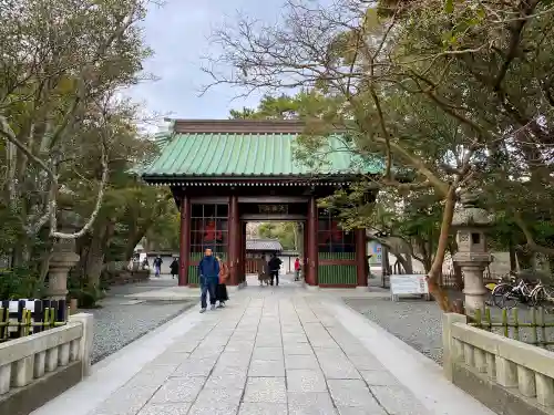 高徳院の山門