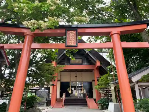 共栄稲荷神社の鳥居