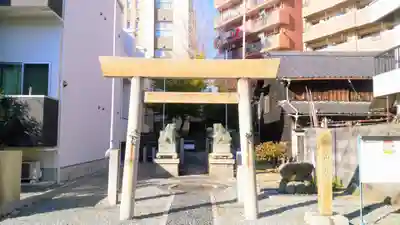 白山社の鳥居