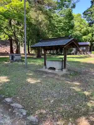 松田神社の{uncategorized: "未分類", other: "その他", undefined: "問題あり", building: "その他建物", grave: "お墓", sacred_gate: "鳥居", guardian: "狛犬", statue: "像", buddha: "仏像", history: "歴史", nature: "自然", garden: "庭園", animal: "動物", pagoda: "塔", temizu: "手水舎", mountain_gate: "山門・神門", sanctuary: "本殿・本堂", subordinate: "末社・摂社", art: "芸術", scenery: "景色", jizo: "地蔵", ema: "絵馬", goshuin: "御朱印", omikuji: "おみくじ", items: "授与品その他", amulet: "お守り", goshuincho: "御朱印帳", eats: "食事", festival: "お祭り", votive_dance: "神楽", shichigosan: "七五三参", wedding: "結婚式", experience: "体験その他", initially: "初詣", around: "周辺", anti_infection: "感染症対策"}