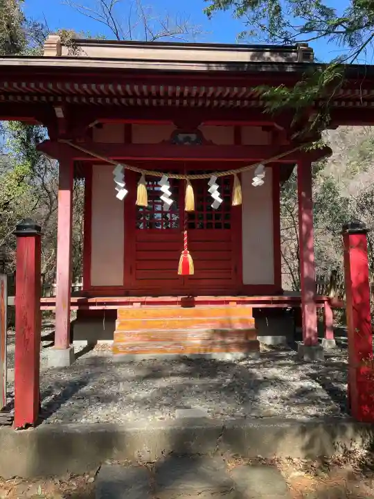 伊勢ケ渕弁天宮の{uncategorized: "未分類", other: "その他", undefined: "問題あり", building: "その他建物", grave: "お墓", sacred_gate: "鳥居", guardian: "狛犬", statue: "像", buddha: "仏像", history: "歴史", nature: "自然", garden: "庭園", animal: "動物", pagoda: "塔", temizu: "手水舎", mountain_gate: "山門・神門", sanctuary: "本殿・本堂", subordinate: "末社・摂社", art: "芸術", scenery: "景色", jizo: "地蔵", ema: "絵馬", goshuin: "御朱印", omikuji: "おみくじ", items: "授与品その他", amulet: "お守り", goshuincho: "御朱印帳", eats: "食事", festival: "お祭り", votive_dance: "神楽", shichigosan: "七五三参", wedding: "結婚式", experience: "体験その他", initially: "初詣", around: "周辺", anti_infection: "感染症対策"}