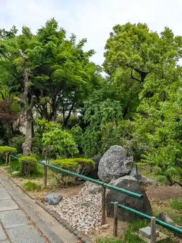 難波大社　生國魂神社の{uncategorized: "未分類", other: "その他", undefined: "問題あり", building: "その他建物", grave: "お墓", sacred_gate: "鳥居", guardian: "狛犬", statue: "像", buddha: "仏像", history: "歴史", nature: "自然", garden: "庭園", animal: "動物", pagoda: "塔", temizu: "手水舎", mountain_gate: "山門・神門", sanctuary: "本殿・本堂", subordinate: "末社・摂社", art: "芸術", scenery: "景色", jizo: "地蔵", ema: "絵馬", goshuin: "御朱印", omikuji: "おみくじ", items: "授与品その他", amulet: "お守り", goshuincho: "御朱印帳", eats: "食事", festival: "お祭り", votive_dance: "神楽", shichigosan: "七五三参", wedding: "結婚式", experience: "体験その他", initially: "初詣", around: "周辺", anti_infection: "感染症対策"}