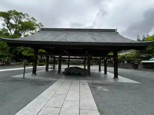 宗像大社の{uncategorized: "未分類", other: "その他", undefined: "問題あり", building: "その他建物", grave: "お墓", sacred_gate: "鳥居", guardian: "狛犬", statue: "像", buddha: "仏像", history: "歴史", nature: "自然", garden: "庭園", animal: "動物", pagoda: "塔", temizu: "手水舎", mountain_gate: "山門・神門", sanctuary: "本殿・本堂", subordinate: "末社・摂社", art: "芸術", scenery: "景色", jizo: "地蔵", ema: "絵馬", goshuin: "御朱印", omikuji: "おみくじ", items: "授与品その他", amulet: "お守り", goshuincho: "御朱印帳", eats: "食事", festival: "お祭り", votive_dance: "神楽", shichigosan: "七五三参", wedding: "結婚式", experience: "体験その他", initially: "初詣", around: "周辺", anti_infection: "感染症対策"}