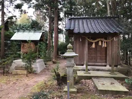 本村井神社の末社