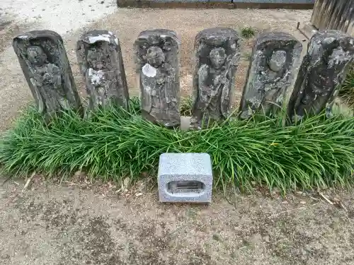 大円寺の{uncategorized: "未分類", other: "その他", undefined: "問題あり", building: "その他建物", grave: "お墓", sacred_gate: "鳥居", guardian: "狛犬", statue: "像", buddha: "仏像", history: "歴史", nature: "自然", garden: "庭園", animal: "動物", pagoda: "塔", temizu: "手水舎", mountain_gate: "山門・神門", sanctuary: "本殿・本堂", subordinate: "末社・摂社", art: "芸術", scenery: "景色", jizo: "地蔵", ema: "絵馬", goshuin: "御朱印", omikuji: "おみくじ", items: "授与品その他", amulet: "お守り", goshuincho: "御朱印帳", eats: "食事", festival: "お祭り", votive_dance: "神楽", shichigosan: "七五三参", wedding: "結婚式", experience: "体験その他", initially: "初詣", around: "周辺", anti_infection: "感染症対策"}