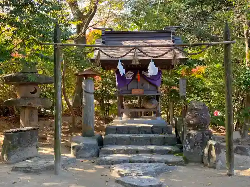 八重垣神社の末社