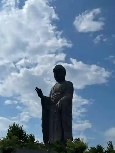 東本願寺本廟 牛久浄苑（牛久大仏）の仏像