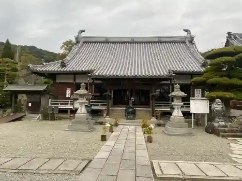 護国寺の{uncategorized: "未分類", other: "その他", undefined: "問題あり", building: "その他建物", grave: "お墓", sacred_gate: "鳥居", guardian: "狛犬", statue: "像", buddha: "仏像", history: "歴史", nature: "自然", garden: "庭園", animal: "動物", pagoda: "塔", temizu: "手水舎", mountain_gate: "山門・神門", sanctuary: "本殿・本堂", subordinate: "末社・摂社", art: "芸術", scenery: "景色", jizo: "地蔵", ema: "絵馬", goshuin: "御朱印", omikuji: "おみくじ", items: "授与品その他", amulet: "お守り", goshuincho: "御朱印帳", eats: "食事", festival: "お祭り", votive_dance: "神楽", shichigosan: "七五三参", wedding: "結婚式", experience: "体験その他", initially: "初詣", around: "周辺", anti_infection: "感染症対策"}