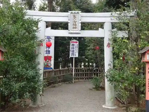 亀ケ池八幡宮の鳥居