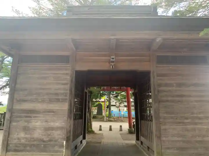 淺間神社(忍野八海)の山門・神門