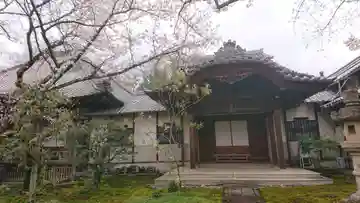 法華寺の本殿・本堂