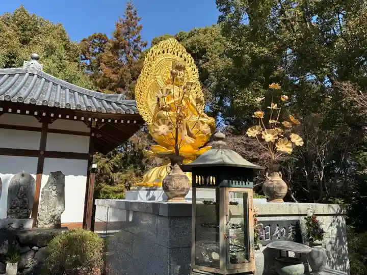 久米寺の{uncategorized: "未分類", other: "その他", undefined: "問題あり", building: "その他建物", grave: "お墓", sacred_gate: "鳥居", guardian: "狛犬", statue: "像", buddha: "仏像", history: "歴史", nature: "自然", garden: "庭園", animal: "動物", pagoda: "塔", temizu: "手水舎", mountain_gate: "山門・神門", sanctuary: "本殿・本堂", subordinate: "末社・摂社", art: "芸術", scenery: "景色", jizo: "地蔵", ema: "絵馬", goshuin: "御朱印", omikuji: "おみくじ", items: "授与品その他", amulet: "お守り", goshuincho: "御朱印帳", eats: "食事", festival: "お祭り", votive_dance: "神楽", shichigosan: "七五三参", wedding: "結婚式", experience: "体験その他", initially: "初詣", around: "周辺", anti_infection: "感染症対策"}