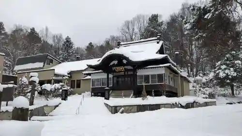 回向院の本殿