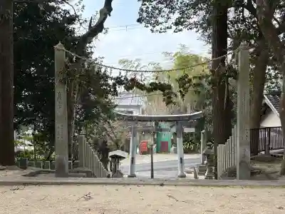 綺原坐健伊那太比賣神社の{uncategorized: "未分類", other: "その他", undefined: "問題あり", building: "その他建物", grave: "お墓", sacred_gate: "鳥居", guardian: "狛犬", statue: "像", buddha: "仏像", history: "歴史", nature: "自然", garden: "庭園", animal: "動物", pagoda: "塔", temizu: "手水舎", mountain_gate: "山門・神門", sanctuary: "本殿・本堂", subordinate: "末社・摂社", art: "芸術", scenery: "景色", jizo: "地蔵", ema: "絵馬", goshuin: "御朱印", omikuji: "おみくじ", items: "授与品その他", amulet: "お守り", goshuincho: "御朱印帳", eats: "食事", festival: "お祭り", votive_dance: "神楽", shichigosan: "七五三参", wedding: "結婚式", experience: "体験その他", initially: "初詣", around: "周辺", anti_infection: "感染症対策"}