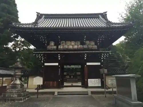 梅宮大社の山門・神門