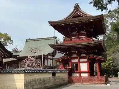 薦神社の山門・神門