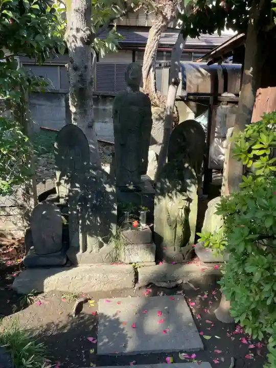 浄正寺の{uncategorized: "未分類", other: "その他", undefined: "問題あり", building: "その他建物", grave: "お墓", sacred_gate: "鳥居", guardian: "狛犬", statue: "像", buddha: "仏像", history: "歴史", nature: "自然", garden: "庭園", animal: "動物", pagoda: "塔", temizu: "手水舎", mountain_gate: "山門・神門", sanctuary: "本殿・本堂", subordinate: "末社・摂社", art: "芸術", scenery: "景色", jizo: "地蔵", ema: "絵馬", goshuin: "御朱印", omikuji: "おみくじ", items: "授与品その他", amulet: "お守り", goshuincho: "御朱印帳", eats: "食事", festival: "お祭り", votive_dance: "神楽", shichigosan: "七五三参", wedding: "結婚式", experience: "体験その他", initially: "初詣", around: "周辺", anti_infection: "感染症対策"}