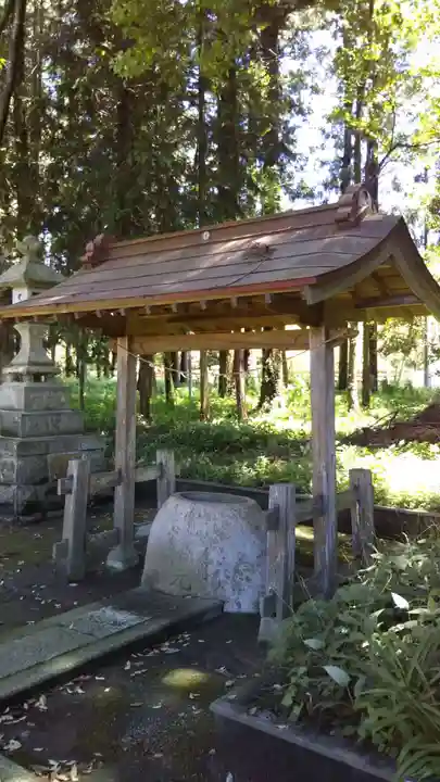 三所神社の手水舎