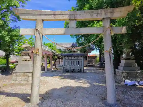 松山神社（鍋片）の鳥居