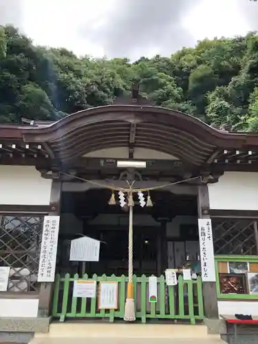 温泉神社の本殿・本堂