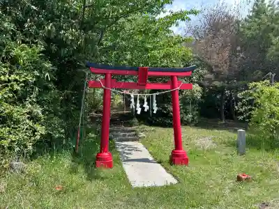 稲荷神社の{uncategorized: "未分類", other: "その他", undefined: "問題あり", building: "その他建物", grave: "お墓", sacred_gate: "鳥居", guardian: "狛犬", statue: "像", buddha: "仏像", history: "歴史", nature: "自然", garden: "庭園", animal: "動物", pagoda: "塔", temizu: "手水舎", mountain_gate: "山門・神門", sanctuary: "本殿・本堂", subordinate: "末社・摂社", art: "芸術", scenery: "景色", jizo: "地蔵", ema: "絵馬", goshuin: "御朱印", omikuji: "おみくじ", items: "授与品その他", amulet: "お守り", goshuincho: "御朱印帳", eats: "食事", festival: "お祭り", votive_dance: "神楽", shichigosan: "七五三参", wedding: "結婚式", experience: "体験その他", initially: "初詣", around: "周辺", anti_infection: "感染症対策"}