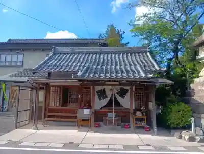地蔵堂の{uncategorized: "未分類", other: "その他", undefined: "問題あり", building: "その他建物", grave: "お墓", sacred_gate: "鳥居", guardian: "狛犬", statue: "像", buddha: "仏像", history: "歴史", nature: "自然", garden: "庭園", animal: "動物", pagoda: "塔", temizu: "手水舎", mountain_gate: "山門・神門", sanctuary: "本殿・本堂", subordinate: "末社・摂社", art: "芸術", scenery: "景色", jizo: "地蔵", ema: "絵馬", goshuin: "御朱印", omikuji: "おみくじ", items: "授与品その他", amulet: "お守り", goshuincho: "御朱印帳", eats: "食事", festival: "お祭り", votive_dance: "神楽", shichigosan: "七五三参", wedding: "結婚式", experience: "体験その他", initially: "初詣", around: "周辺", anti_infection: "感染症対策"}