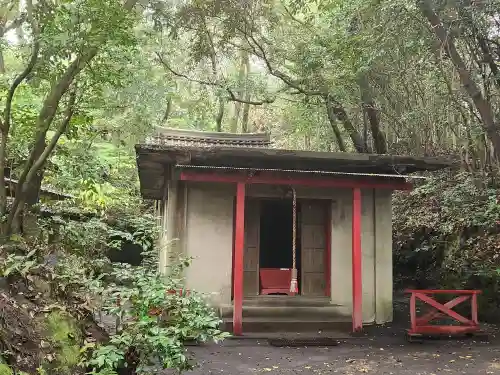 腹五社神社の本殿