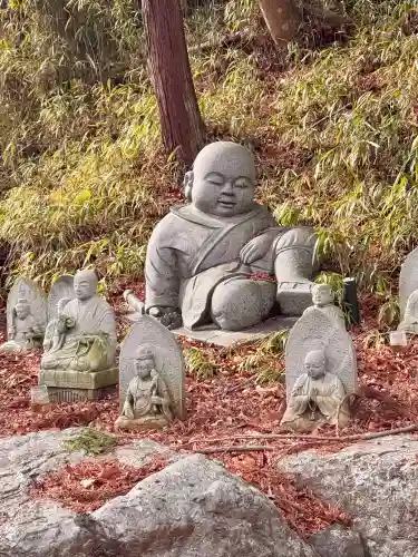 西教寺の{uncategorized: "未分類", other: "その他", undefined: "問題あり", building: "その他建物", grave: "お墓", sacred_gate: "鳥居", guardian: "狛犬", statue: "像", buddha: "仏像", history: "歴史", nature: "自然", garden: "庭園", animal: "動物", pagoda: "塔", temizu: "手水舎", mountain_gate: "山門・神門", sanctuary: "本殿・本堂", subordinate: "末社・摂社", art: "芸術", scenery: "景色", jizo: "地蔵", ema: "絵馬", goshuin: "御朱印", omikuji: "おみくじ", items: "授与品その他", amulet: "お守り", goshuincho: "御朱印帳", eats: "食事", festival: "お祭り", votive_dance: "神楽", shichigosan: "七五三参", wedding: "結婚式", experience: "体験その他", initially: "初詣", around: "周辺", anti_infection: "感染症対策"}