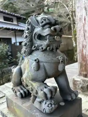 小蔵寺　白糸滝観音の{uncategorized: "未分類", other: "その他", undefined: "問題あり", building: "その他建物", grave: "お墓", sacred_gate: "鳥居", guardian: "狛犬", statue: "像", buddha: "仏像", history: "歴史", nature: "自然", garden: "庭園", animal: "動物", pagoda: "塔", temizu: "手水舎", mountain_gate: "山門・神門", sanctuary: "本殿・本堂", subordinate: "末社・摂社", art: "芸術", scenery: "景色", jizo: "地蔵", ema: "絵馬", goshuin: "御朱印", omikuji: "おみくじ", items: "授与品その他", amulet: "お守り", goshuincho: "御朱印帳", eats: "食事", festival: "お祭り", votive_dance: "神楽", shichigosan: "七五三参", wedding: "結婚式", experience: "体験その他", initially: "初詣", around: "周辺", anti_infection: "感染症対策"}