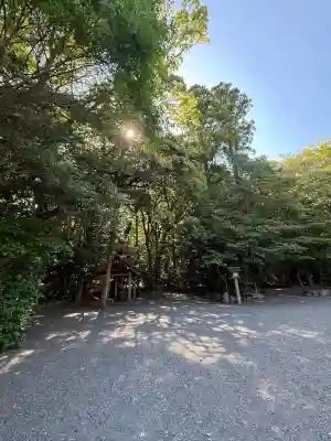 伊雜宮(皇大神宮別宮)の{uncategorized: "未分類", other: "その他", undefined: "問題あり", building: "その他建物", grave: "お墓", sacred_gate: "鳥居", guardian: "狛犬", statue: "像", buddha: "仏像", history: "歴史", nature: "自然", garden: "庭園", animal: "動物", pagoda: "塔", temizu: "手水舎", mountain_gate: "山門・神門", sanctuary: "本殿・本堂", subordinate: "末社・摂社", art: "芸術", scenery: "景色", jizo: "地蔵", ema: "絵馬", goshuin: "御朱印", omikuji: "おみくじ", items: "授与品その他", amulet: "お守り", goshuincho: "御朱印帳", eats: "食事", festival: "お祭り", votive_dance: "神楽", shichigosan: "七五三参", wedding: "結婚式", experience: "体験その他", initially: "初詣", around: "周辺", anti_infection: "感染症対策"}