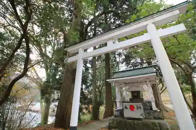 九頭龍神社本宮の末社・摂社