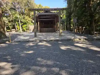 月夜見宮（豊受大神宮別宮）の{uncategorized: "未分類", other: "その他", undefined: "問題あり", building: "その他建物", grave: "お墓", sacred_gate: "鳥居", guardian: "狛犬", statue: "像", buddha: "仏像", history: "歴史", nature: "自然", garden: "庭園", animal: "動物", pagoda: "塔", temizu: "手水舎", mountain_gate: "山門・神門", sanctuary: "本殿・本堂", subordinate: "末社・摂社", art: "芸術", scenery: "景色", jizo: "地蔵", ema: "絵馬", goshuin: "御朱印", omikuji: "おみくじ", items: "授与品その他", amulet: "お守り", goshuincho: "御朱印帳", eats: "食事", festival: "お祭り", votive_dance: "神楽", shichigosan: "七五三参", wedding: "結婚式", experience: "体験その他", initially: "初詣", around: "周辺", anti_infection: "感染症対策"}