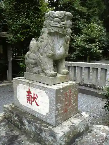 川勾神社の狛犬