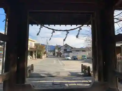 大井俣窪八幡神社の山門・神門