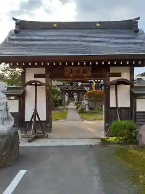 竜徳寺の山門・神門
