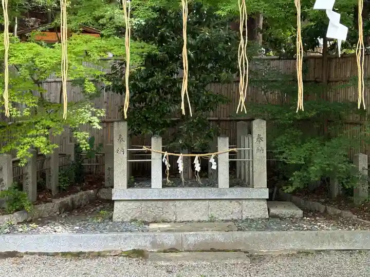 小槻神社の{uncategorized: "未分類", other: "その他", undefined: "問題あり", building: "その他建物", grave: "お墓", sacred_gate: "鳥居", guardian: "狛犬", statue: "像", buddha: "仏像", history: "歴史", nature: "自然", garden: "庭園", animal: "動物", pagoda: "塔", temizu: "手水舎", mountain_gate: "山門・神門", sanctuary: "本殿・本堂", subordinate: "末社・摂社", art: "芸術", scenery: "景色", jizo: "地蔵", ema: "絵馬", goshuin: "御朱印", omikuji: "おみくじ", items: "授与品その他", amulet: "お守り", goshuincho: "御朱印帳", eats: "食事", festival: "お祭り", votive_dance: "神楽", shichigosan: "七五三参", wedding: "結婚式", experience: "体験その他", initially: "初詣", around: "周辺", anti_infection: "感染症対策"}