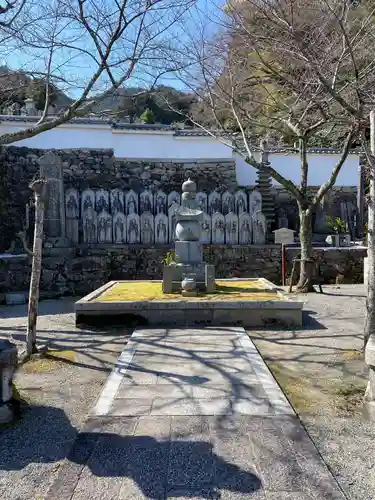 西教寺のお墓