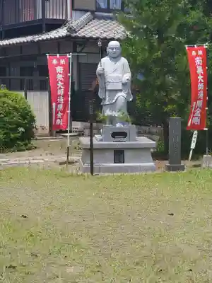佛母寺の像