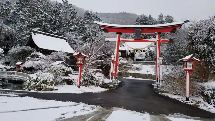 石母田 三吉神社の鳥居