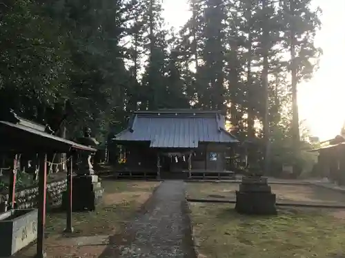 福原八幡宮の本殿