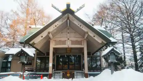 白石神社の本殿