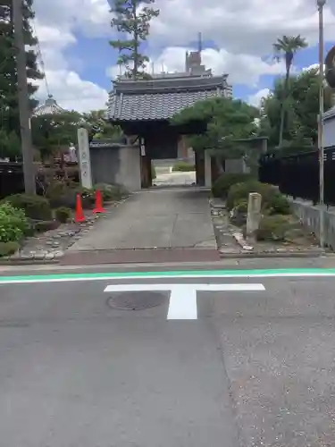 乗円寺の山門