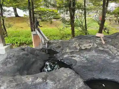 栗山天満宮の{uncategorized: "未分類", other: "その他", undefined: "問題あり", building: "その他建物", grave: "お墓", sacred_gate: "鳥居", guardian: "狛犬", statue: "像", buddha: "仏像", history: "歴史", nature: "自然", garden: "庭園", animal: "動物", pagoda: "塔", temizu: "手水舎", mountain_gate: "山門・神門", sanctuary: "本殿・本堂", subordinate: "末社・摂社", art: "芸術", scenery: "景色", jizo: "地蔵", ema: "絵馬", goshuin: "御朱印", omikuji: "おみくじ", items: "授与品その他", amulet: "お守り", goshuincho: "御朱印帳", eats: "食事", festival: "お祭り", votive_dance: "神楽", shichigosan: "七五三参", wedding: "結婚式", experience: "体験その他", initially: "初詣", around: "周辺", anti_infection: "感染症対策"}