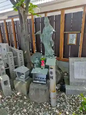 飛田 慈母観音の仏像