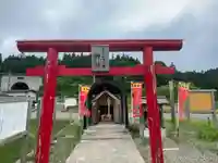 トンネル神社の鳥居