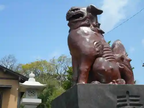 神明社の狛犬